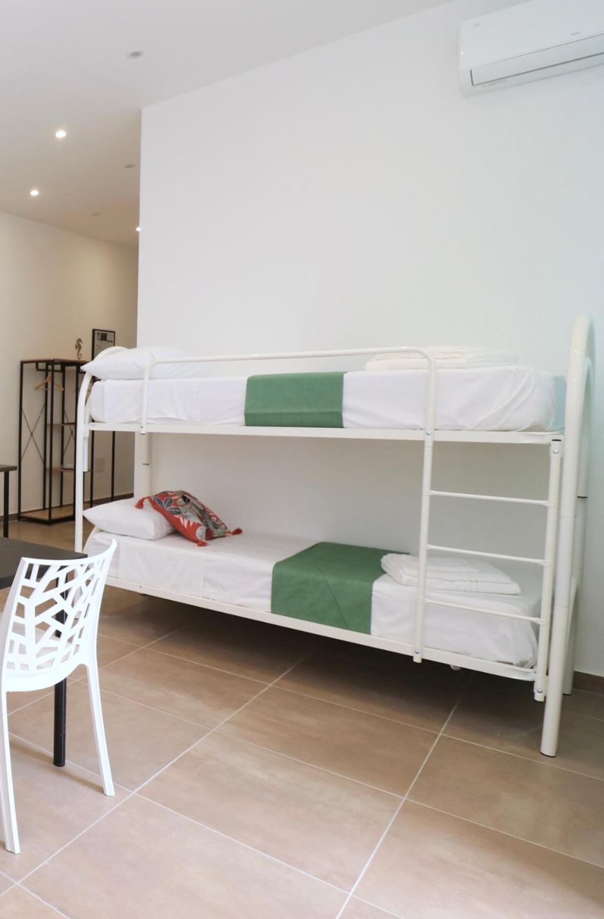 Airport Guest Houses Nápoly Kültér fotó